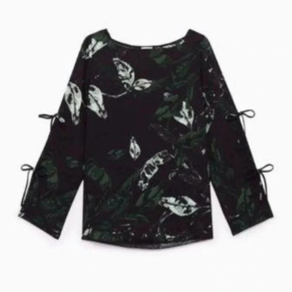 Aritzia Wilfred Palm Leaves Print Blouse  with Tie Sleeve in Size XS